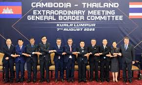 Cambodge-Thaïlande: La crise frontalière pousse les travailleurs à fuir! - Imagen principal del artículo