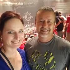 Who has the best hot wing challenge going