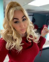 Asha Taylor's Instagram, Twitter & Facebook