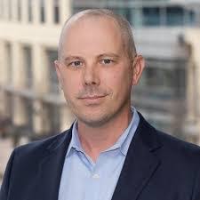 Robert Genter's Instagram, Twitter & Facebook