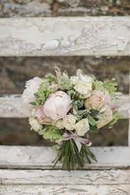 Neutrals are classics, they are soft, romantic and refreshing, there just can't be anything better for weddings all the year round! 10 Stunning Neutral Flower Bouquets Inspired Wedding Color Palette Ideas Elegantweddinginvites Com Blog