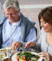 Pe de altă parte, mulți alții vor alege o abordare mai naturală pentru a trata și preveni cancerul … unul care are rolul de a stimula sistemul imunitar, de a reduce. Regimul Alimentar In Cancer