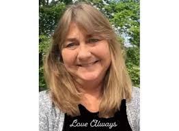 Cindy Pollitt's Instagram, Twitter & Facebook