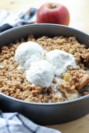 Easy Apple Crisp Gooey Warm And Slightly Crunchy Apple Crisp Is The Perfect Easy And Light Dessert For Apple Crisp Easy Apple Crisp Easy Apple Crisp Recipe