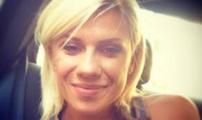 «η κατερίνα μας δεν είναι εδώ σήμερα, νοσηλεύεται στο νοσοκομείο» ανέφερε ο κρατερός κατσούλης στην έναρξη της σημερινής «φωλιάς των κου κου». Katerina Karabatoy Page 42 Of 46 Zappit