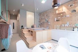 Sayangnya, untuk menempuh perjalanan dari tempat satu ke tempat lainnya bisa memakan waktu yang lama karena kemacetan. Ide Desain Interior Minimalis Untuk Apartemen Studio Yang Bikin Ruang Jadi Lebih Stylish Dan Fungsional Furnizing