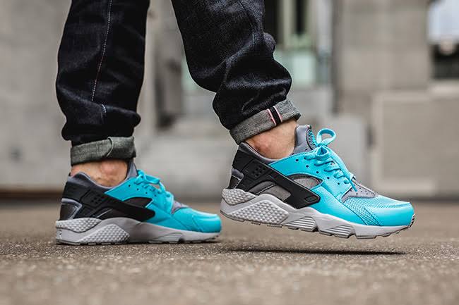 Hasil gambar untuk nike air huarache on foot