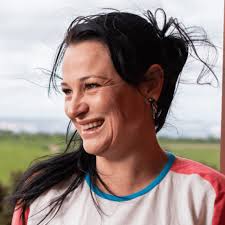 Elena Brooks, holds a BSc in Oenology from Adelaide University and has  established herself as a multi-award winning and highly regarded winemaker.  Her journey spans various Australian wineries, and she has served