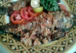 Nah, untuk lengkapnya, anda bisa menyimak resep ikan mas bakar berikut ini. Resep Pepecak Goreng Ikan Mas Pedasss Anti Ribet Sweetbuyouts