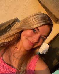 Hey I'm Kylie! I'm the Queen of DZT. I love the Lord and singing. I also  love doing adventurous things. Help the baby delta's and we can go do  something fun.