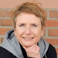 700+ perfiles de «Suzanne»