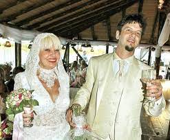 Liviu arteni spune că israela vodovoz nu este moartă israela.ba mai mult liviu arteni a suferit cumplit după ce fosta lui soție a trecut în neființă: Cum A ReacÈ›ionat Liviu Arteni Cand A Aflat CÄƒ Israela A Murit È›ipa Din ToÈ›i PlÄƒmanii Click Mobile