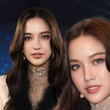 THAI and Major Cineplex Group Launch “THAI Smooth as Silk PREMIER CINEMA”  at ICON CINECONIC Mr. Sumeth Damrongchaitham, President of Thai Airways  International Public Company Limited (THAI), and Mr. Niti Pattanapakdee,  Chief