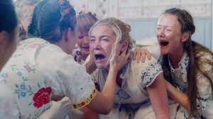 It unveils itself unapologetically, as if the filmmaker has no intention of hiding anything from us in the first place (the entire movie is visually depicted almost constantly in the background on. Midsommar Das Schockierende Ende Erklart Spoiler Kino De