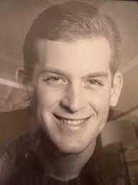 Amanda Stoneking's Instagram, Twitter & Facebook