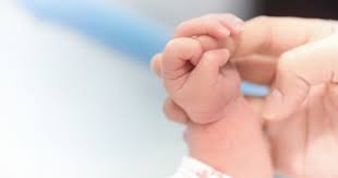 Menurut data badan kesehatan dunia who dan unicef pneumonia dianggap predator utama anak di dunia. Pneumonia Pada Bayi Penyebab Dan Gejalanya Popmama Com