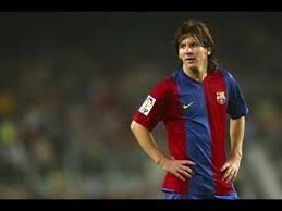 Esta é uma lista de títulos, prêmios e recordes estabelecidos por lionel messi, futebolista argentino que atua pelo barcelona e pela seleção argentina, onde é capitão por ambos. The Young Lionel Messi Dribbling Skills 2005 2009 Youtube