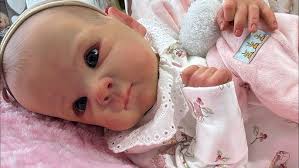 Changing my full-bodied silicone baby girl BEATRIX ( Lovebug by Sylvia  Manning) and chat