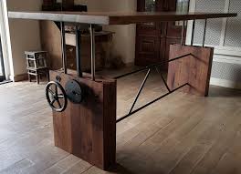 Dieser Tisch Hat Ein Hohenverstellbar Tischgestell Das In Unserer Werkstatt Handwerklich Her Tisch Hohenverstellbar Industriedesign Tisch Industriedesign Mobel