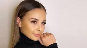 To nie je jednoduché pre žiadnu ženu, taký vzťah vyžaduje obrovské pochopenie, dôveru, trpezlivosť a lásku, hovorí úprimne bagárová a. Monika Bagarova Bojuje S Koronavirusom Co Sa Jej Deje