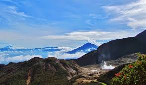 Hasil gambar untuk keindahan gunung