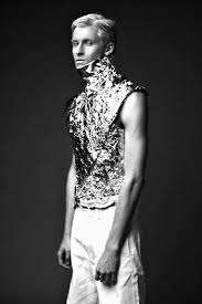 Avant Garde Men S Fashion Metal Avant Garde Men Fashion Anatomika 7 Jpg 500 750 Fashion Art Photography Mens Fashion Editorial Fashion Designer Quotes