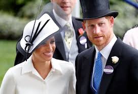 June 18, 2018, 4:16 pm utc. Meghan Markle Macht Ihr Debut Beim Royal Ascot Mit Ihrem Bis Jetzt Britischsten Hut