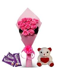 Pretty Pink Hamper Price Rs 799 00 Free Shipping For Hand Delivery Orders Placed Till 2 Pm Can Be Delivered On The Same Day Online Flower Delivery