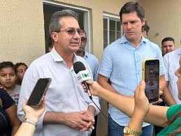 O Governador em exercício @danielvilela15 acompanhado do ...