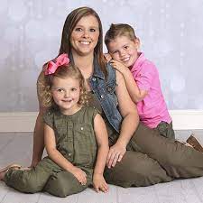 Spring Is The Perfect Time To Refresh Your Family Photo Ask Your Photographer About Our New Background A Studio Family Portraits Kids Poses Jcpenney Portraits