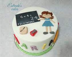 Desde las aulas, ellos nos orientan y nos ayudan a aprender de la mejor manera. Tarta Para Una Maestra Pastel Para Maestra Tartas Torta De Escuela