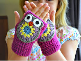 The pattern gives the option to crochet fingerless gloves or to make some really cute mittens. Crochet Owl Mittens Free Pattern Little Owl Mittens