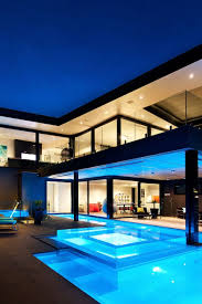 Ultra Modern House And Pool Design Modern Beach House Architecture Modern Mansion