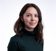 Caroline Mercer's Instagram, Twitter & Facebook