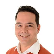 101 Things To Do And Places To See In Saint Lucia : Streeter, Russell:  Amazon.co.uk: Books