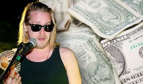 Macaulay culkin's net worth is estimated at $18 million, including a luxurious condo he has in le poisson rouge. Macaulay Culkin Net Worth How Much Is The Home Alone Star Worth In Now In 2018 Express Co Uk