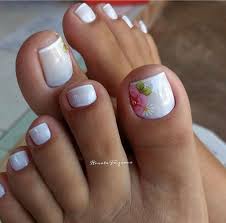 Toenails are much easier to look after and design when compared to fingernails. So Cute And Very Spring And Summer Summer Toe Nails Toe Nail Color Pedicure Designs Toenails
