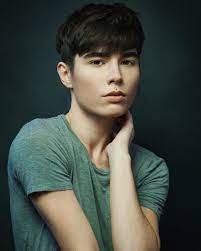 Androgynous Model Trinity Bree Androgynous Models Androgynous Nonbinary Model