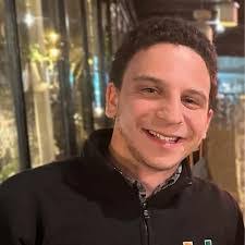 Andrew Aronoff's Instagram, Twitter & Facebook