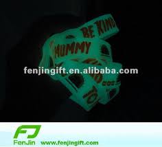 قُلْ هُوَ اللَّهُ أَحَدٌ، اللَّهُ الصَّمَدُ، لَمْ يَلِدْ وَلَمْ يُولَدْ، وَلَمْ يَكُن لَّهُ كُفُوًا أَحَدٌ katakanlah, dialah allah, yang maha esa. Inspirasi Kunci Jawaban Tts Level 484 Viral