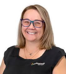 Julie Rudd's Instagram, Twitter & Facebook