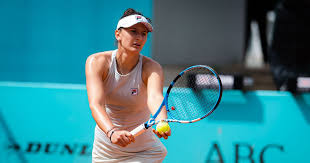 Irina camelia begu takes on petra kvitova in round 1 of the us open 2020. Pop5ika E0egm