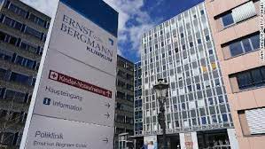 Laut amtsärztin kristina böhm sind in der klinik mehr als 20. Inside A Covid 19 Icu That Is Filling Rapidly Cnn Video