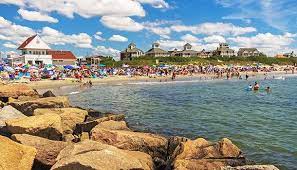 10 Beautiful Beach Weekend Getaways In The Northeast And Where To Stay Best Island Vacation Beach Weekend Weekend Getaways Near Me
