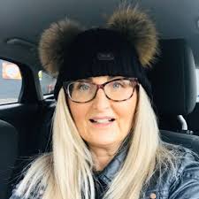 Louise Broughton (@Loobeo)