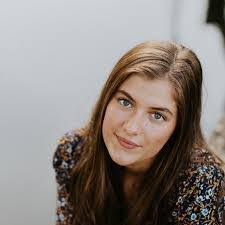 Denise Stennett's Instagram, Twitter & Facebook