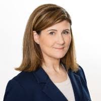 Lindsay Muth's Instagram, Twitter & Facebook