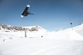 Apprendre \a.pʁɑ̃dʁ\ transitif 3e groupe (voir la conjugaison) (pronominal : Comment Bien Apprendre A Faire Du Snowboard