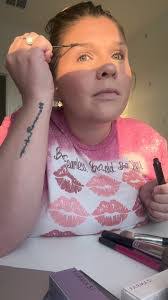 Danielle Olinger's Instagram, Twitter & Facebook