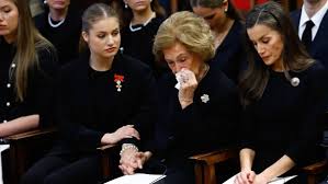 El desconsuelo de la reina Sofía en el último adiós a su hermana Irene de Grecia y el gesto de cariño de la princesa Leonor - Infobae